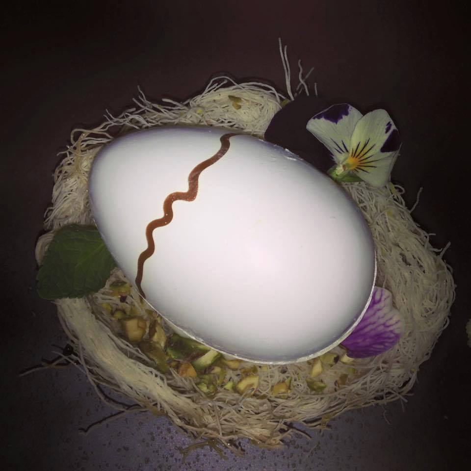הקינוח היפה ביותר שראינו: ביצת הפתעה בקן קדאיף